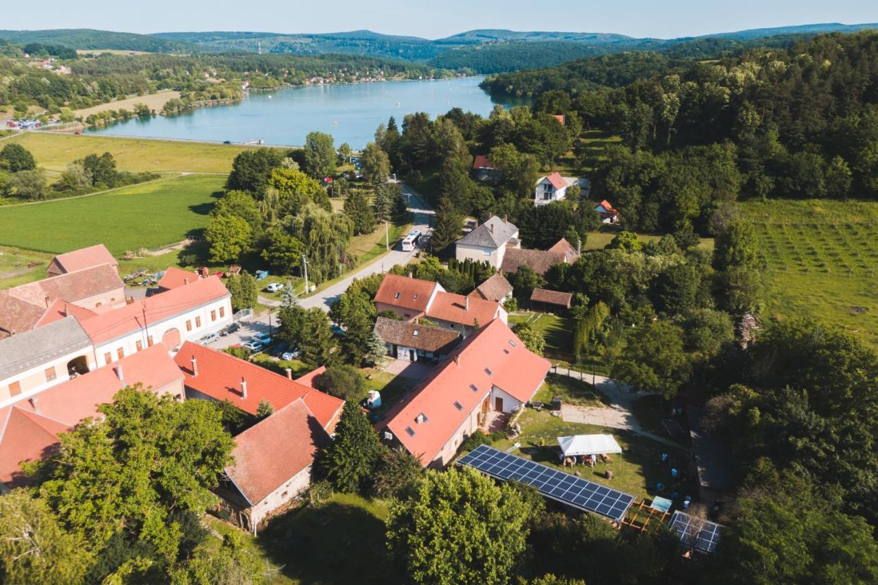 Natura Panzio&Apartmanhaz Orfű エクステリア 写真